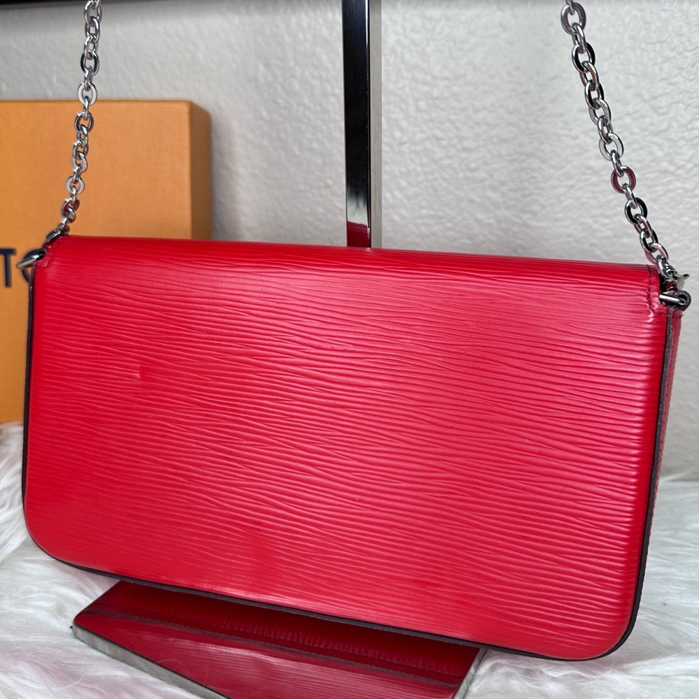 Louis Vuitton Red Felicie Pochette in EPI Leather - Picture 7 of 16